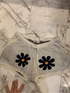 Ekouaer Cream Daisy Knit Lounge Shorts